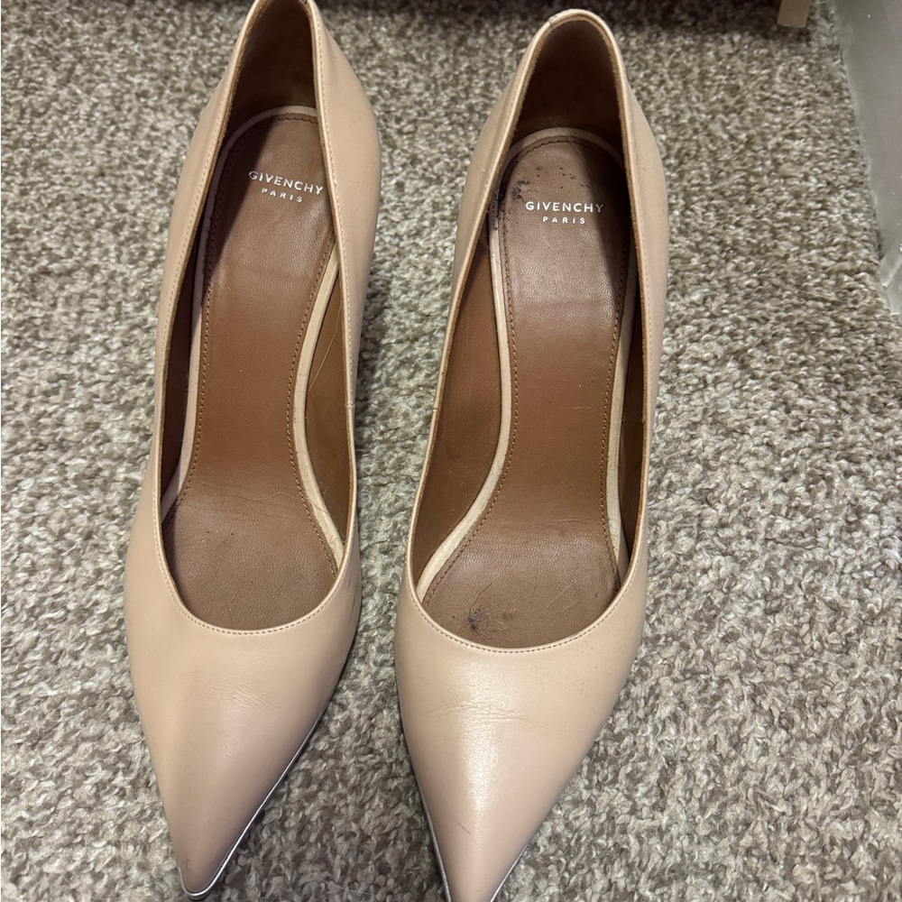 Givenchy Women's Nude Pumps